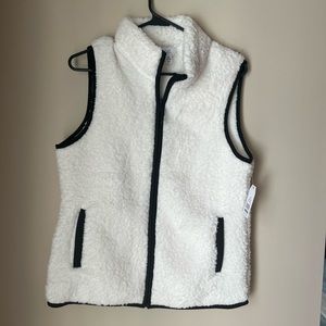 NWT size medium fleece vest5/$30